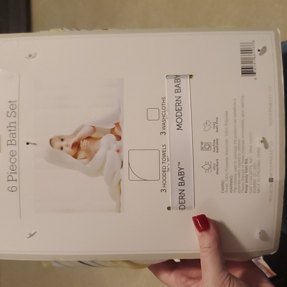 Modern Baby Avocado 3 Hooded Towels + 3 Washcloths Bath Set - Picture 2 of 2